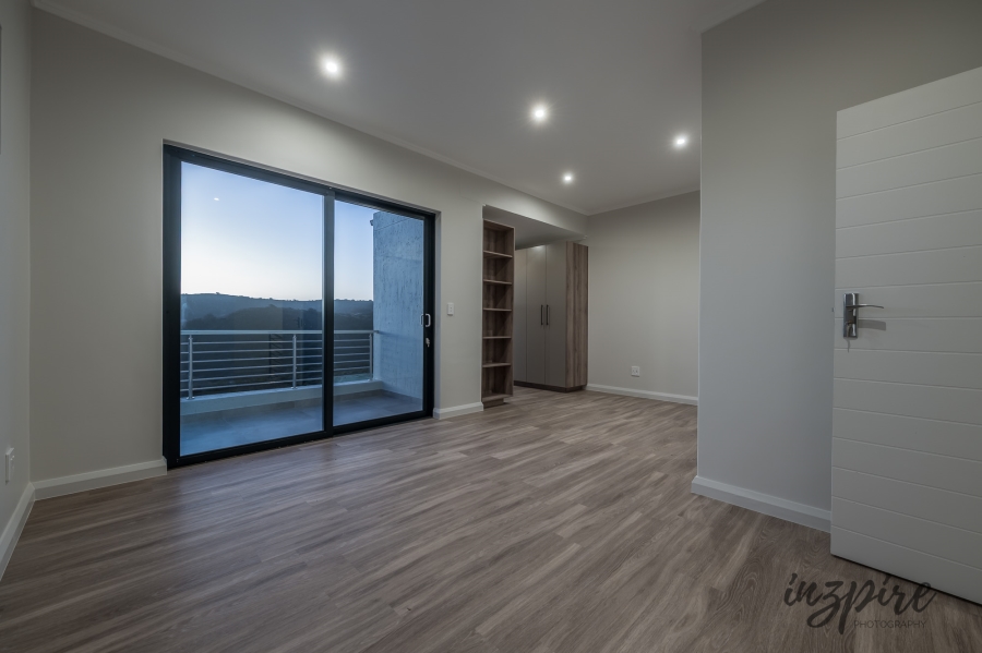 4 Bedroom Property for Sale in Outeniquasbosch Western Cape